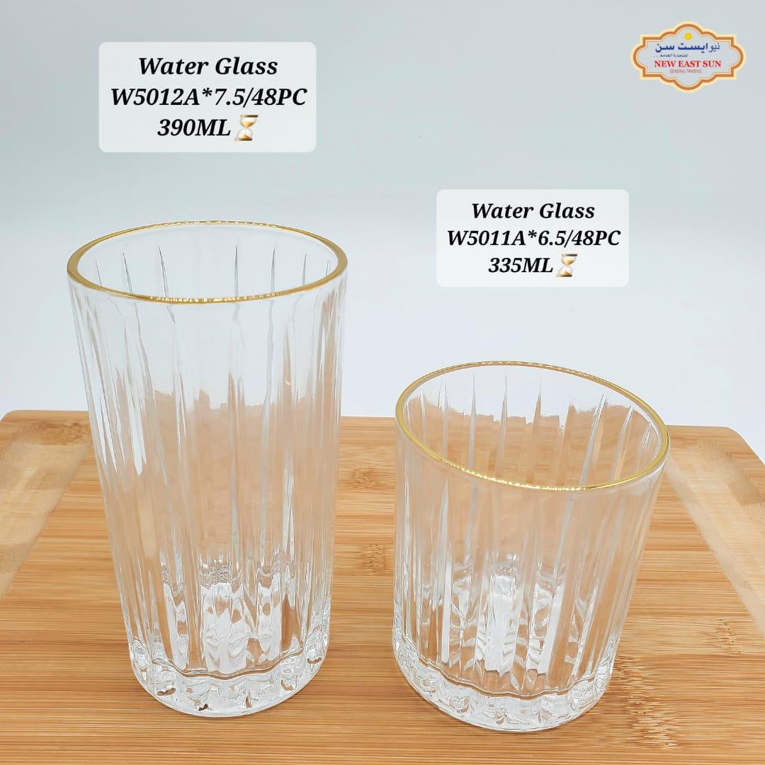verre à eau transparent