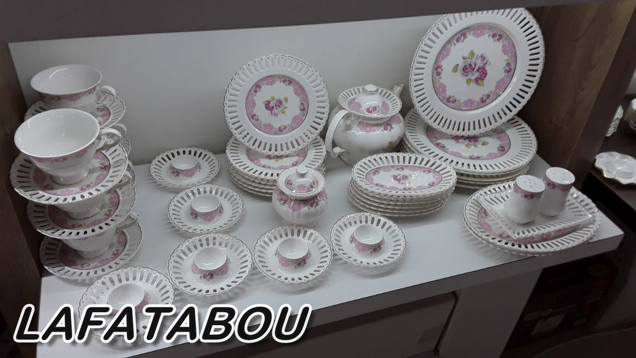 série de vaisselles à motif