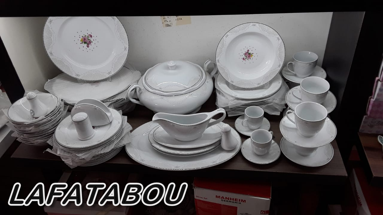 série de vaisselles à motif